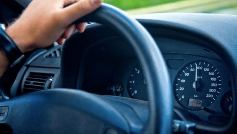 România: Minorii de 17 ani cu permis ar putea conduce asistat
