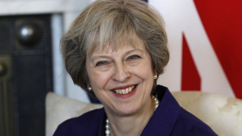 Theresa May dansează din nou în Africa. Cum a fost surprinsă
