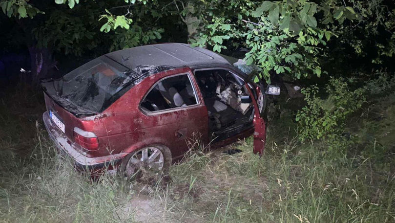 Accident grav la Rîșcani: Un tânăr de 24 ani s-a izbit într-un copac