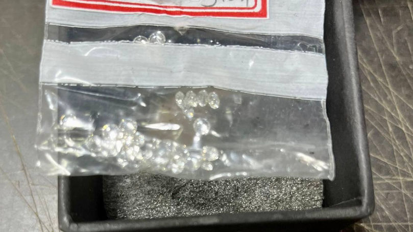 Un colet cu diamante, depistat la postul vamal Chișinău 4