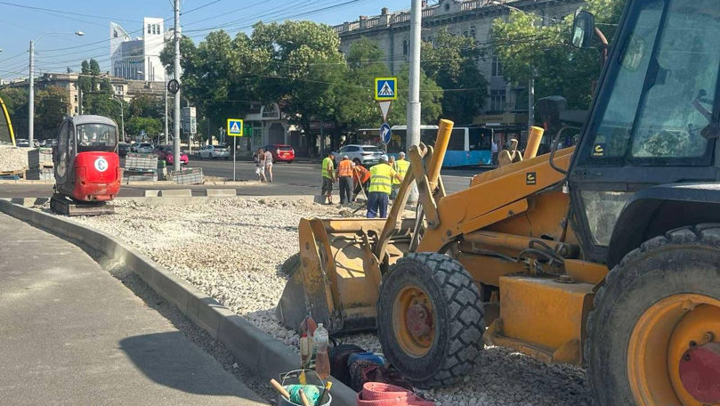 Chișinău: Lucrările de reparație pe bulevardul Iuri Gagarin avansează