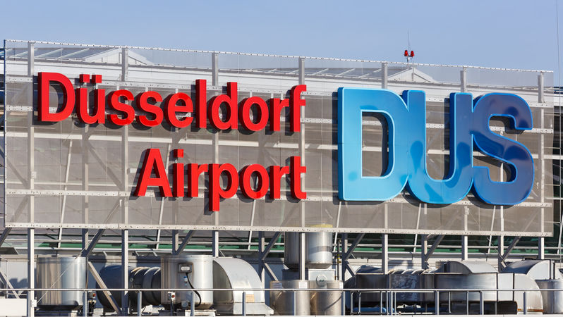Moldoveni, blocați pe aeroportul Dusseldorf: Zborul, operat cu reținere