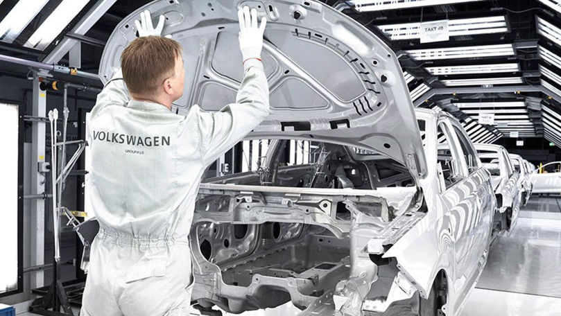 Volkswagen le oferă o recompensă angajaților din Rusia care demisionează