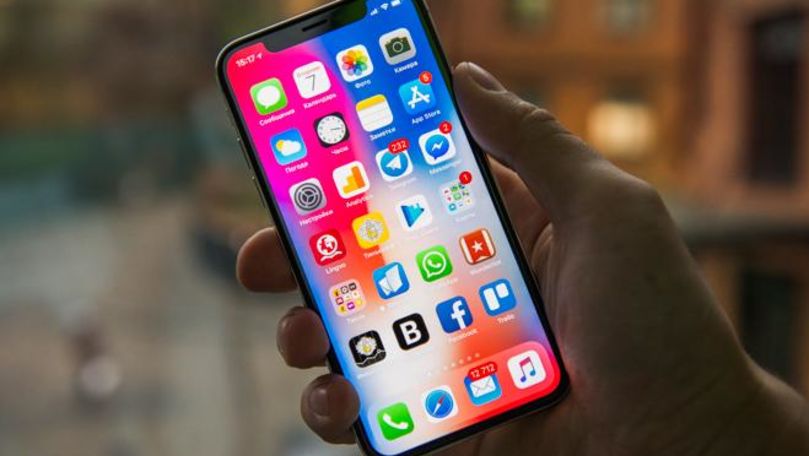 Un iPhone a fost recuperat din apă după o săptămână și încă funcționa
