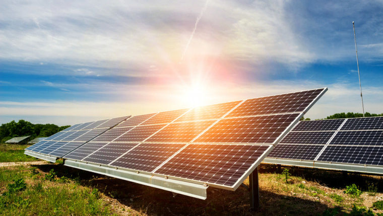 Sondaj: 42,4% din cetățeni, interesați să investească în energia solară