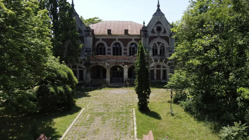 Parcul dendrologic din Țaul, lăsat în paragină: Unii oameni, revoltați