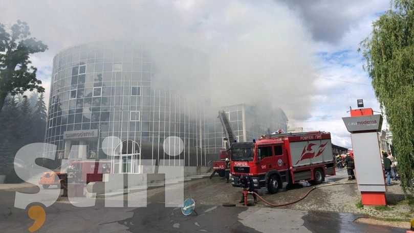 Incendiu la Moldexpo: Arde un depozit lângă centrul COVID-19
