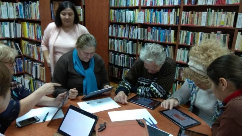 Vârstnicii din Chișinău pot învăța gratuit să lucreze la calculator