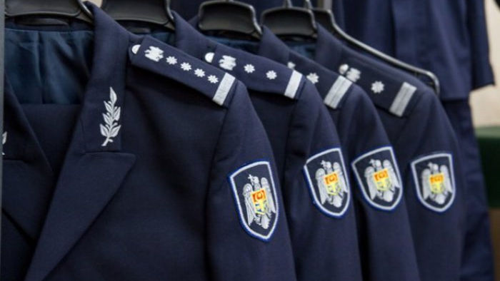 Sancțiuni mai mari pentru producerea ilegală a uniformelor de serviciu