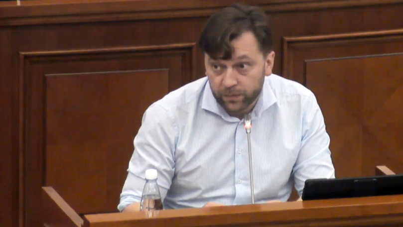 Депутат от партии "Действие и солидарность" (PAS) Думитру Алайба.