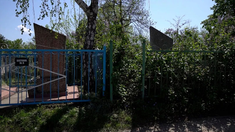 Fapte bune de Blajini: Unii oameni fac curățenie la mormintele părăsite