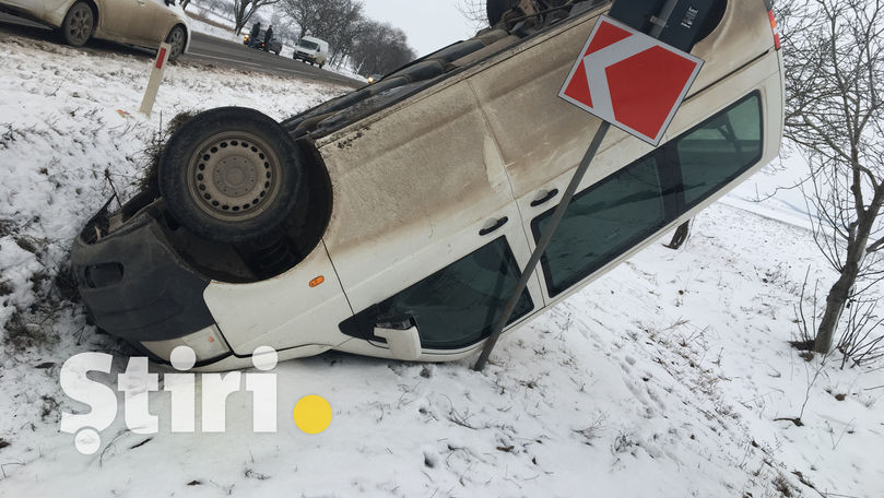 Accident în apropiere de Bălți: Două vehicule s-au răsturnat