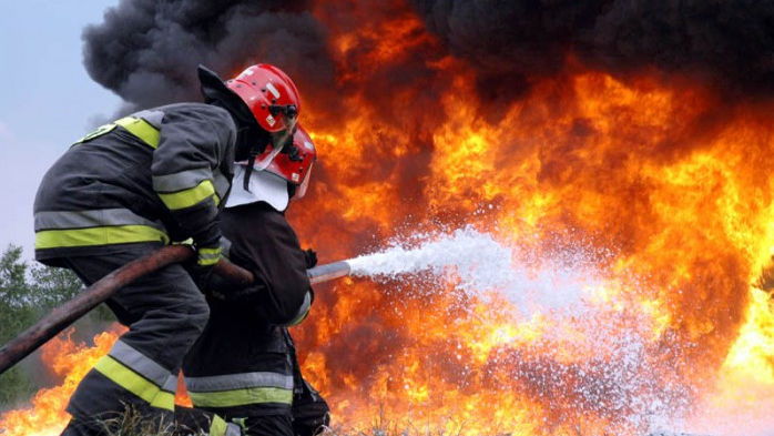 Echipamentul unui pompier, furat în timpul stingerii unui incendiu