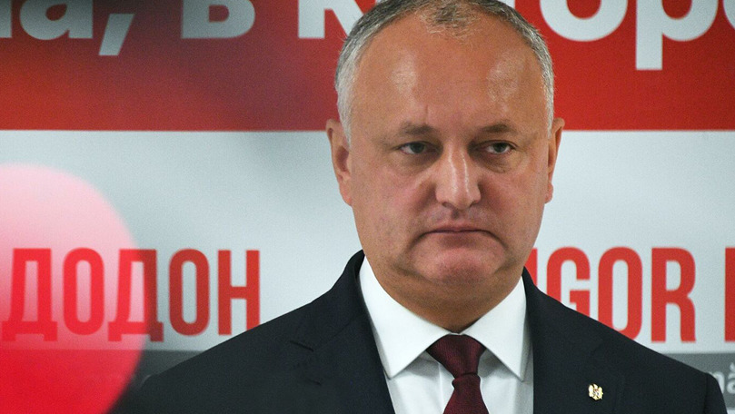 МК: Молдова осталась без русского языка из-за Додона.