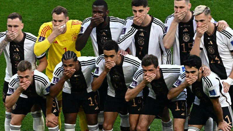 Protest la CM din Qatar: Toți jucătorii Germaniei și-au acoperit gurile
