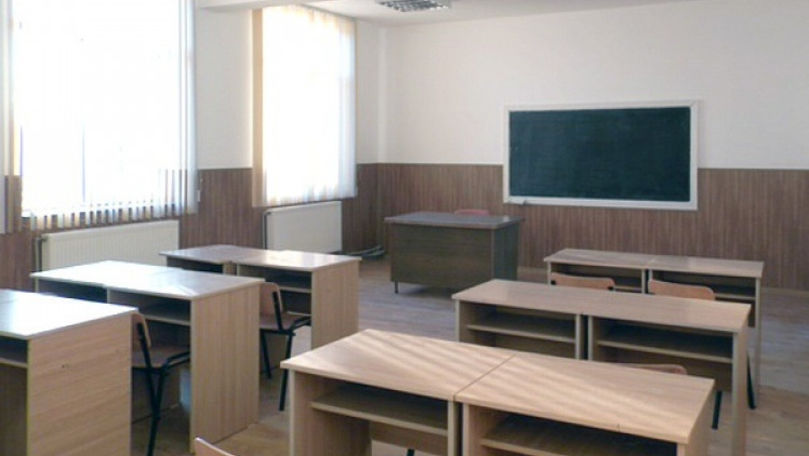 Peste 17.000 de elevi din Chişinău au plecat din ţară în doar 11 ani