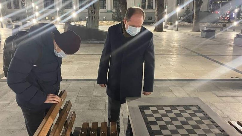 Чебан: В сквер имени Михая Эминеску в центре столицы возвращены шахматные столы.