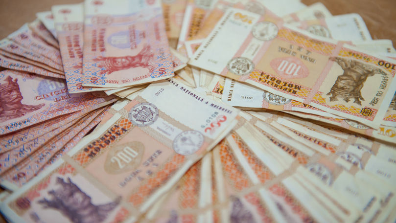 Mai puțini lei în circulație: Câți bani în numerar circulă în R. Moldova