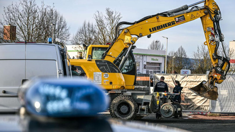 Cum un român a furat un excavator pe care a vrut să-l vândă în Belgia