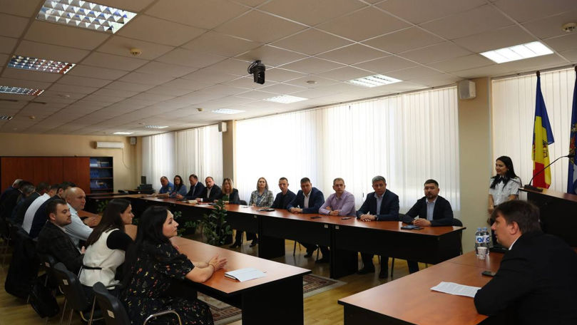 Mai mulți funcționari publici, în vizită de instruire la Serviciul Vamal