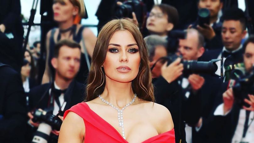 Victoria Bonya, provocatoare în roșu, la Festivalul de Film de la Cannes