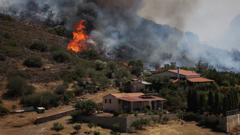 Incendii de vegetație în Grecia. Case arse și zeci de localnici evacuați