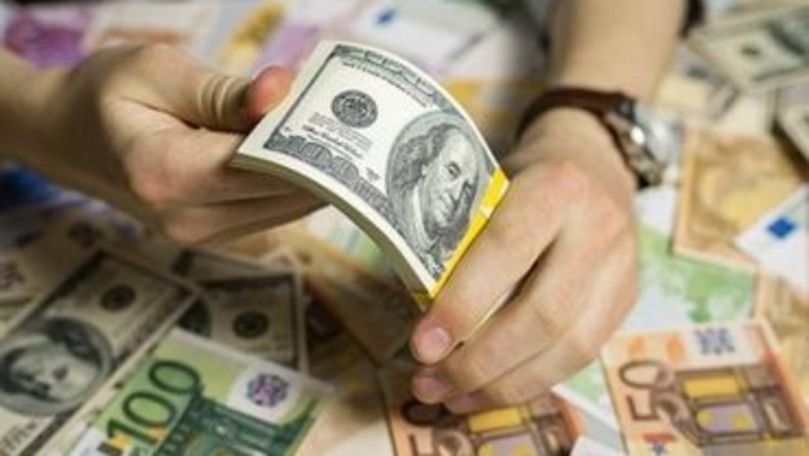 Лей сохраняет свои позиции по отношению к основным валютам.