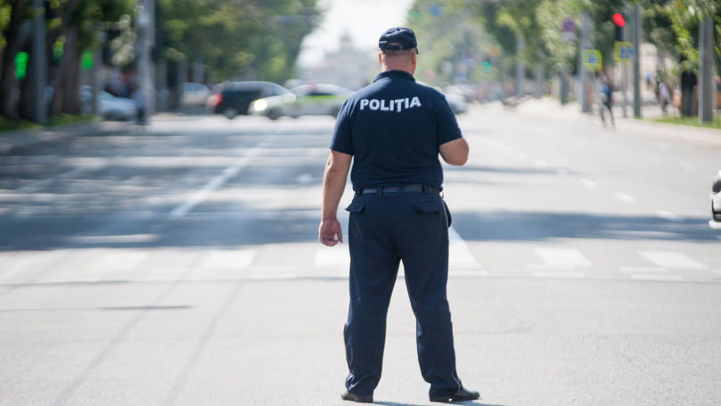 Un bărbat, revoltat de modul în care un polițist dirijează traficul