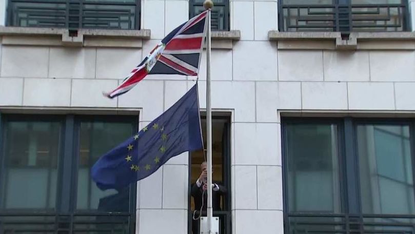 Brexit: Steagul UE, dat jos de pe reprezentanţa britanică la Bruxelles