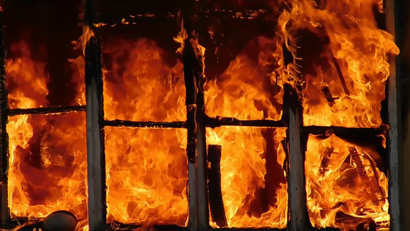 O bătrână din Ialoveni a ars de vie în casa mistuită de flăcări