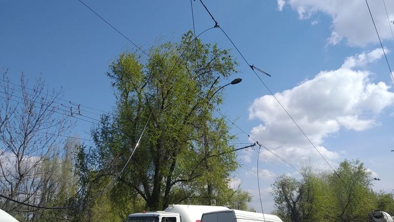 Blocaj total în trafic pe strada Voluntarilor din Chișinău