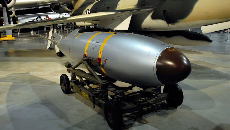 Vicepremier: Polonia e dispusă să găzduiască arme nucleare americane