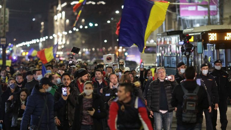 Protest la Bucureşti: Susţinătorii lui Georgescu au ieşit în stradă