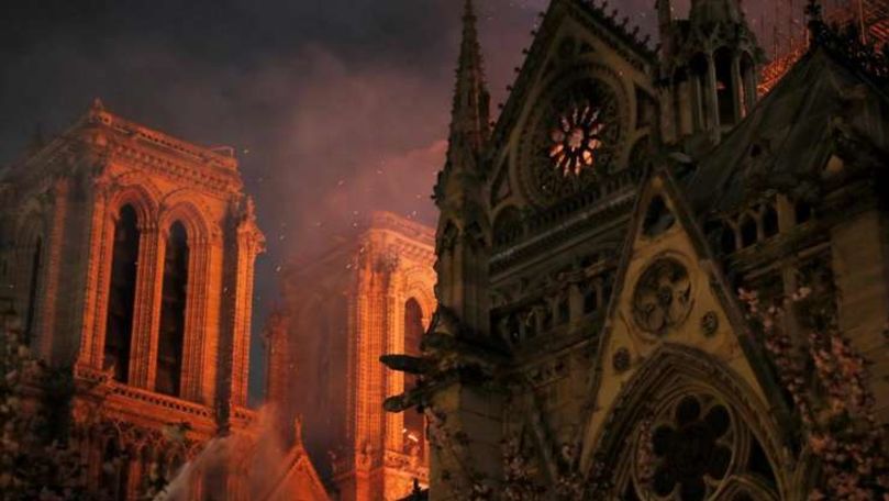 Notre-Dame: Tablourile salvate în urma incendiului au fost securizate