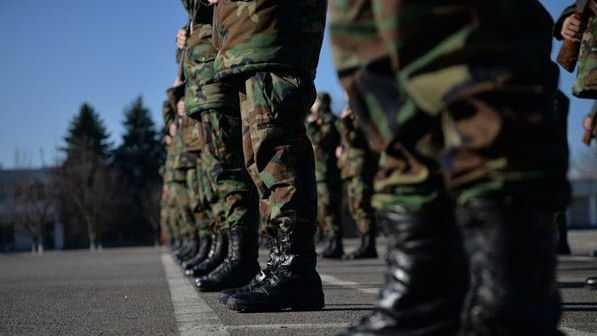 Militarii pregătiți pentru misiunea KFOR, instruiți în Dreptul Umanitar