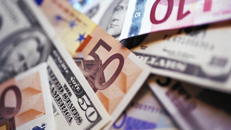 Curs valutar 13 august 2025: Cât valorează un euro și un dolar