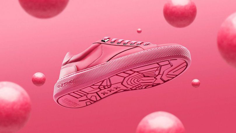 Cum arată primii pantofi creați din gumă de mestecat
