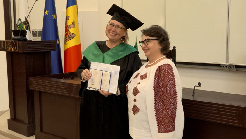 Niciodată nu e prea târziu: La 59 de ani, și-a luat a doua diplomă