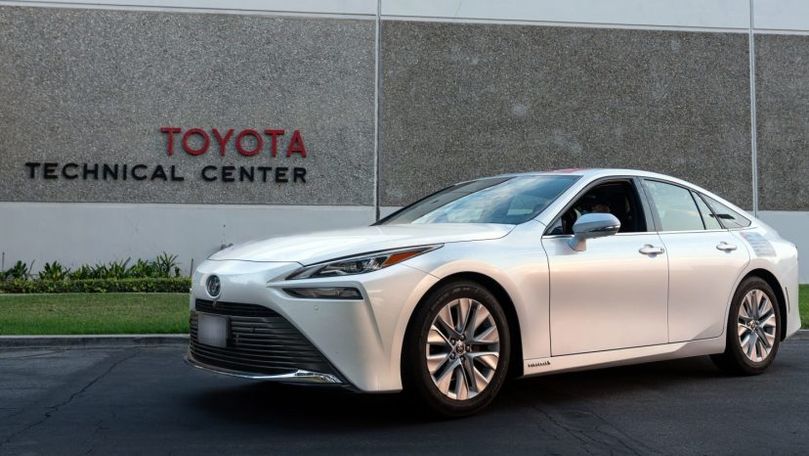 Nou record pentru Toyota Mirai: 1.360 km cu un singur plin de hidrogen