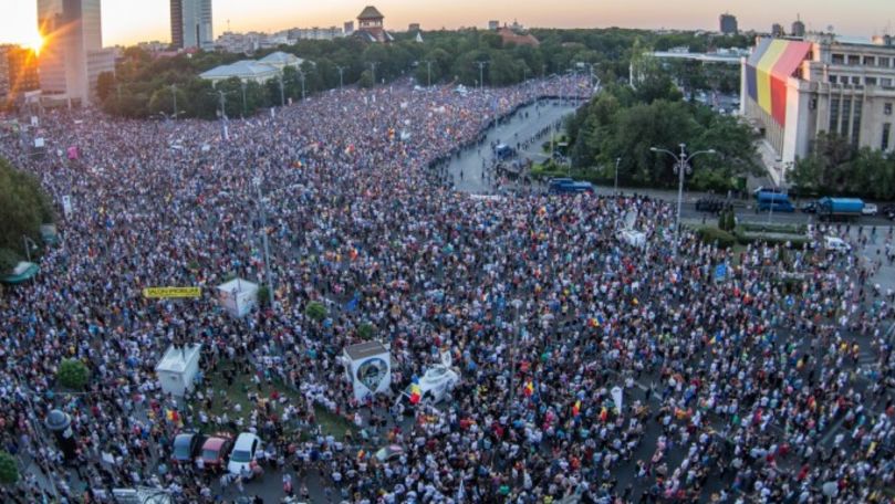 Circa 250.000 de români vor protesta la București, împotriva guvernului