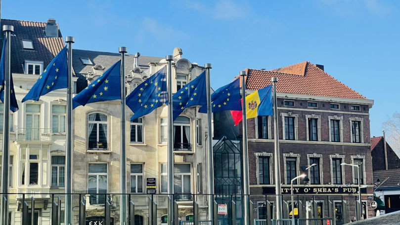 Drapelul Moldovei, arborat la Bruxelles lângă cel al UE