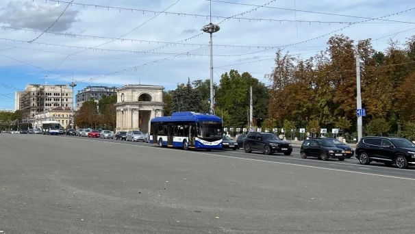 Suprafaţa străzilor urbane creşte mai rapid decât cea a spaţiilor verzi