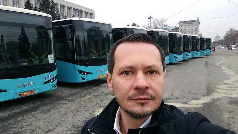 Scandalul autobuzelor aduse de un offshore se îngroașă