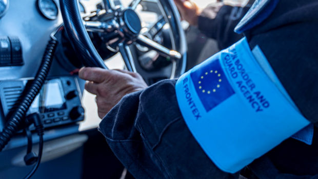 Frontex: Poliţia bulgară ar fi ţinut migranţi într-o cuşcă
