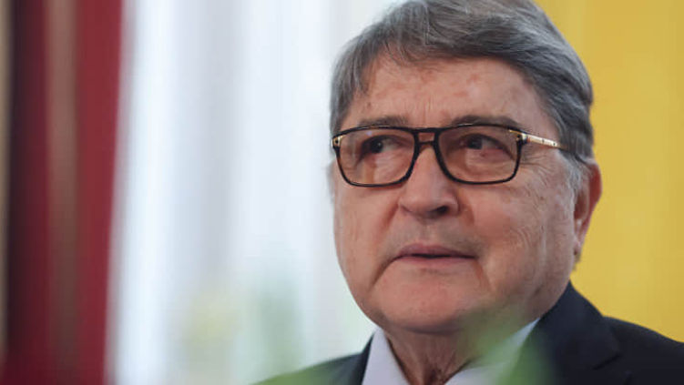 Глава МИД Румынии может потерять должность из-за приостановки безвиза с США.