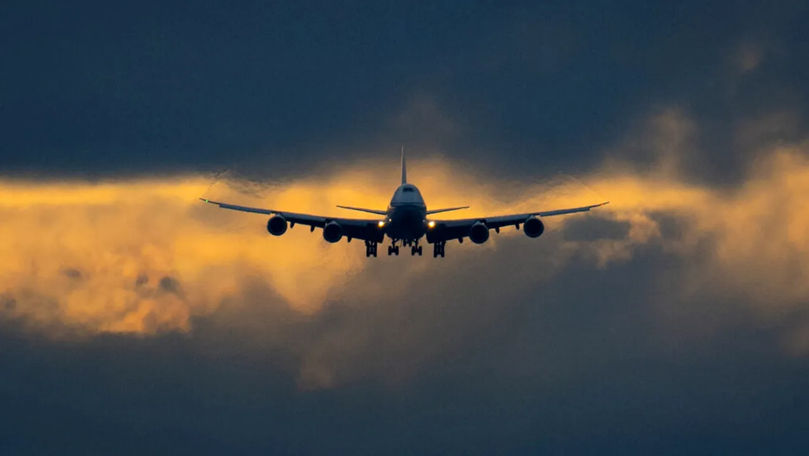 Momente de panică: Un avion a făcut o coborâre de urgență. Motivul