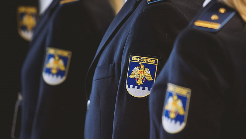 Precizările Serviciului Vamal privind funcționarii reținuți de CNA