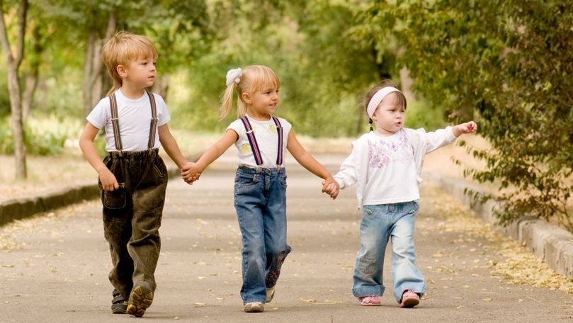 Studiu: Starea de bine a copiilor are efect asupra abilităţilor sociale