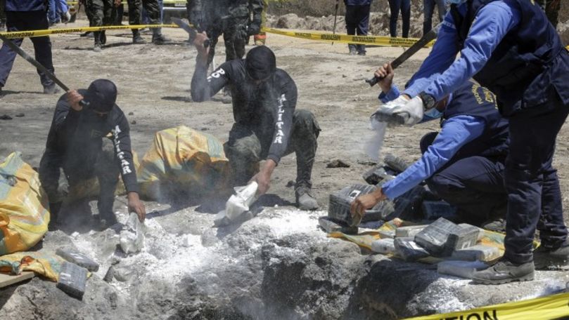 Venezuela exportă sute de tone de cocaină, cu avioane de unică folosinţă