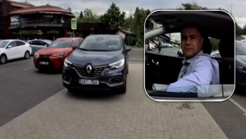Ex-ministrul Apărării, surprins cum încalcă regulile de circulație